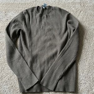 Lightweight sweater